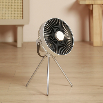 Fan debout menée de trépied de Rechargable de batterie du camping 10000mAh de fans de plancher léger