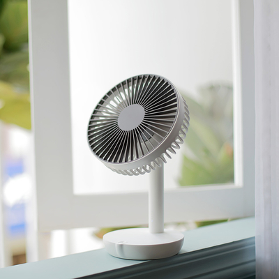 Fan rechargeable USB 4000mAh Mini Electric Fan de circulation d'air de 6 pouces