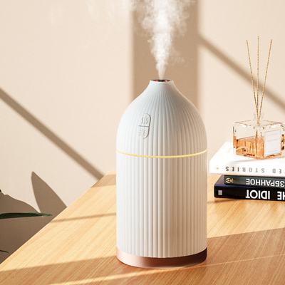 Le parfum portatif de bureau de l'humidificateur 300ml de brume d'air d'arome marque sur tablette ultrasonique