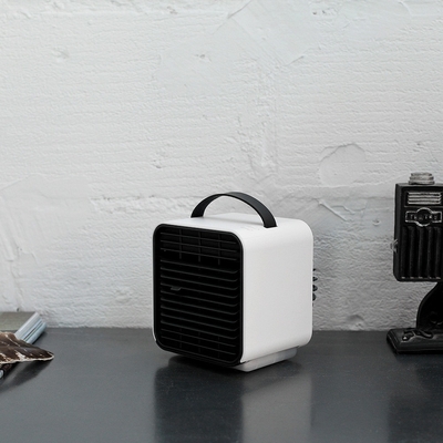 Batterie de ventilateur de refroidisseur d'air tenue dans la main rechargeable ventilateur de refroidisseur de pulvérisation d'eau 150 ml