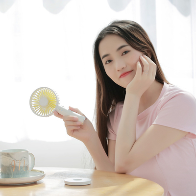 2019 fan tenue dans la main de vente de mini batterie rechargeable portative chaude de la fan 2000mah kc PSE