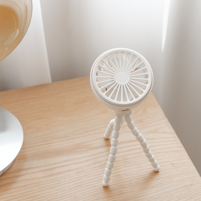 Fan 5W à piles en plastique de trépied d'USB de fan rechargeable de poussette