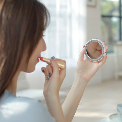 Fan pratique rechargeable avec le niveau de 3 vitesses et le miroir de maquillage